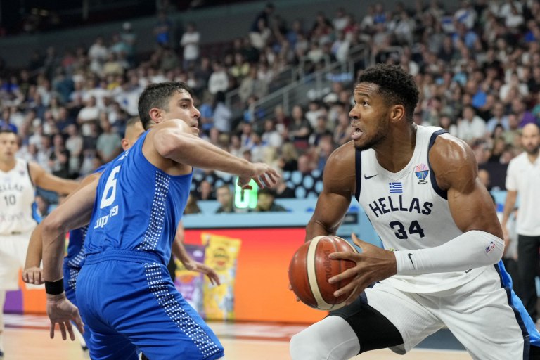 Φανταστικός ο Γιάννης κόντρα στο Ισραήλ – Ηγέτης της εθνικής μας με 21 πόντους στο ημίχρονο (pic, vids)