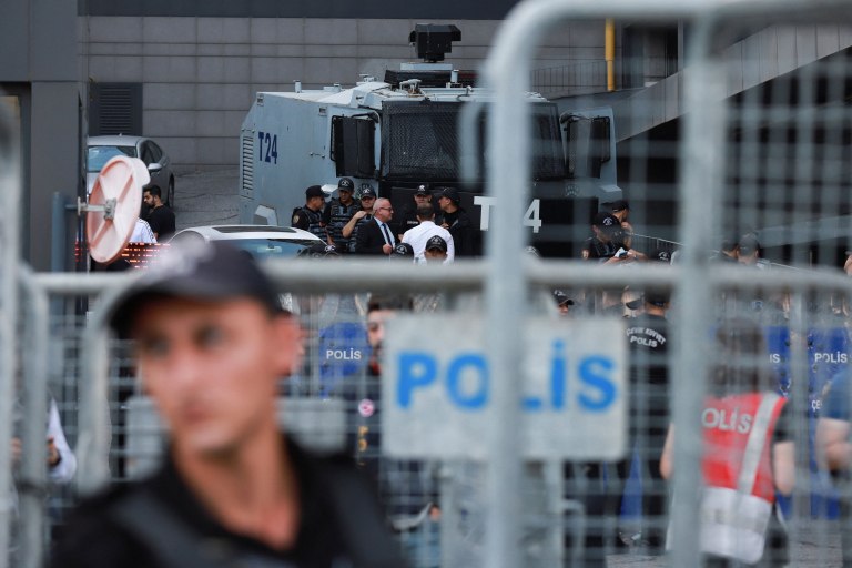 Τουρκία: Νέο κύμα συλλήψεων για διαφθορά – Ανάμεσά τους στελέχη της αντιπολίτευσης