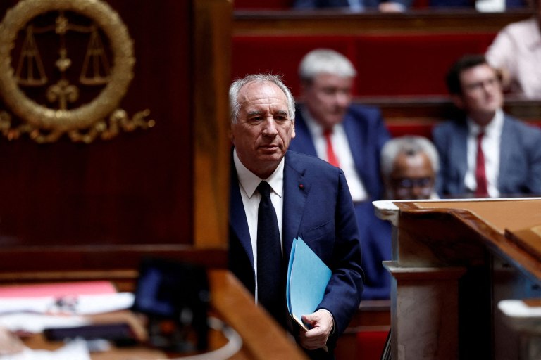 Ψήφος εμπιστοσύνης στη Γαλλία: Τι θα ακολουθήσει αν η κυβέρνηση καταρρεύσει;