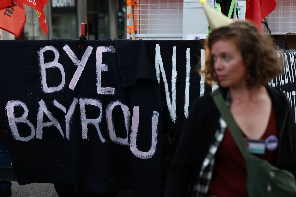 Γαλλία: Οι πρώτες αντιδράσεις μετά την πτώση Μπαϊρού – Η στάση των Σοσιαλιστών και οι «πρόθυμοι να αναλάβουν»