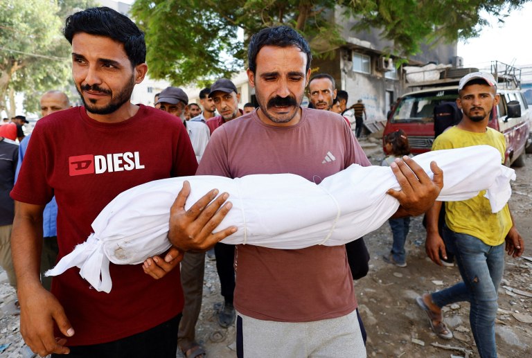 «Δεν είναι παράπλευρες απώλειες»: Γιατροί καταγγέλλουν πως το Ισραήλ σκοτώνει σκόπιμα παιδιά στη Γάζα