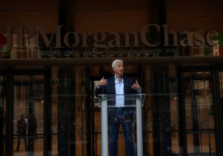 Δυσοίωνη πρόβλεψη του CEO της JPMorgan – «Η οικονομία των ΗΠΑ αποδυναμώνεται»