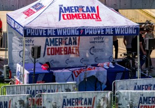 Δολοφονία Τσάρλι Κερκ: Το FBI δίνει αμοιβή 100.000 δολάρια για τη σύλληψη του δράστη