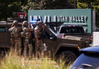 Δολοφονία Τσάρλι Κερκ: Ανθρωποκυνηγητό για τη σύλληψη του δράστη – Το FBI ζητά φωτογραφίες και βίντεο από τους πυροβολισμούς