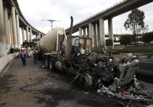 Μεξικό: Τέσσερις νεκροί και 90 τραυματίες από την έκρηξη βυτιοφόρου