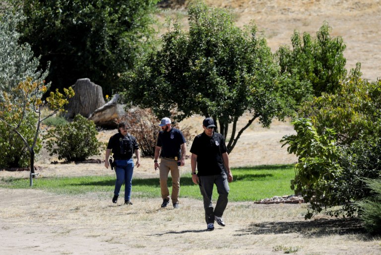 Νέα στοιχεία για τη δολοφονία του Τσάρλι Κερκ – Χαραγμένα αντιφασιστικά συνθήματα στις σφαίρες του δράστη