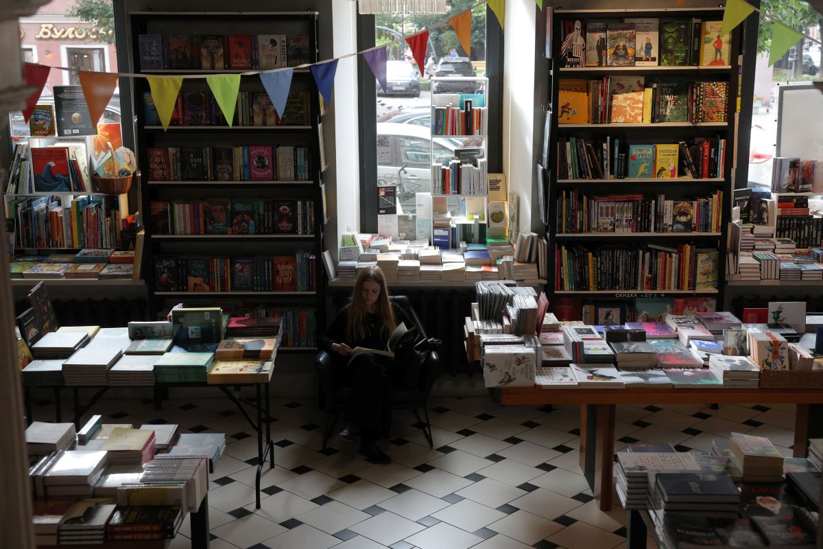 Νέα εποχή προπαγάνδας: Πώς η Ρωσία λογοκρίνει ξανά τους συγγραφείς της