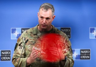 Αντί για το τέλος του πολέμου, περαιτέρω εμπλοκή του ΝΑΤΟ – Τι ζητά ο Τραμπ που «βλέπει» ευκαιρία για μπίζνες