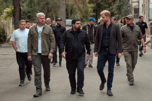 «Δεν έβγαλα άπλυτα στη φόρα, είπα αλήθειες» – Γιατί ο πρίγκιπας Χάρι είναι «ήρωας» στην Ουκρανία