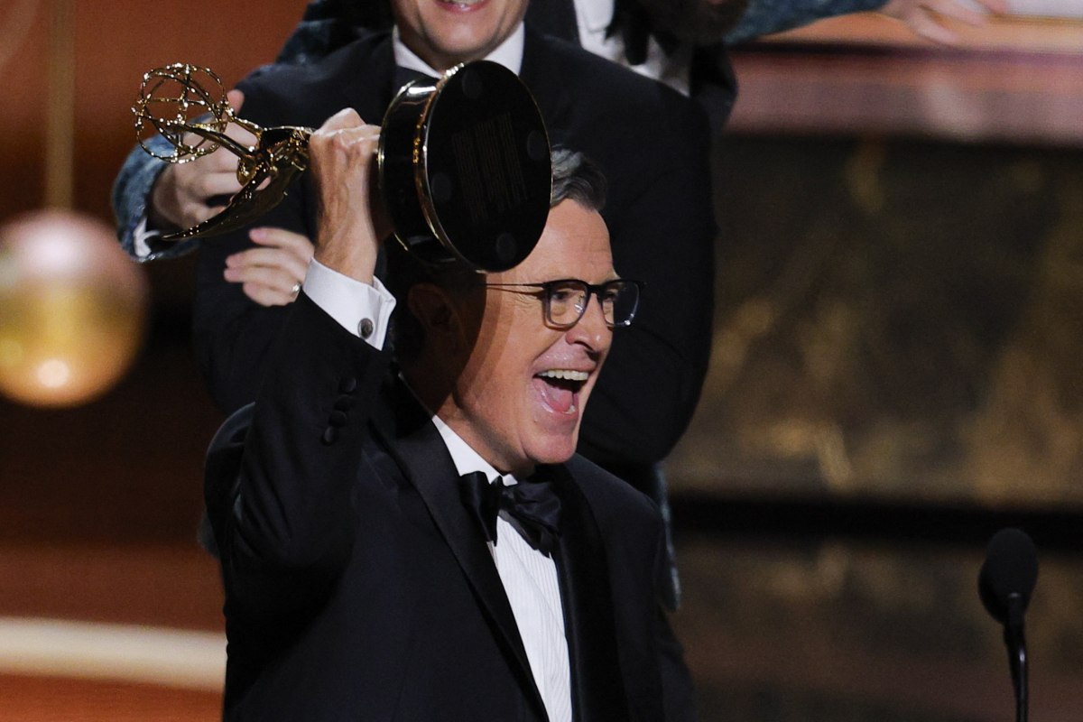 Στίβεν Κολμπέρ: «Και για να μην ξεχνιόμαστε, ο Ντόναλντ Τραμπ δεν έχει Emmy»