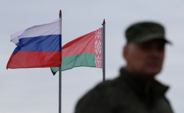 Λευκορωσία: Αιφνίδια επίσκεψη – Αμερικάνοι παρατηρητές στα κοινά στρατιωτικά γυμνάσια Μινσκ και Μόσχας