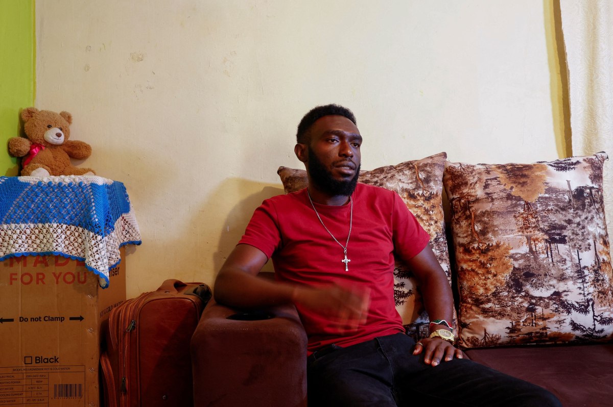 Ο Ντάνκαν Οκίντο μιλά στο Reuters από το σπίτι του στο Ναϊρόμπι στις 28 Αυγούστου 2025 (Reuters)