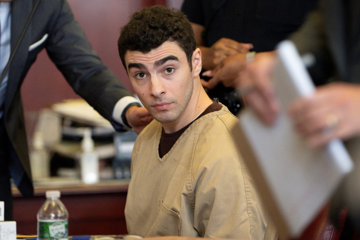 «Με στηρίζει σε ό,τι κάνω»: Θαυμάστρια του Λουίτζι Μαντζιόνε υποστηρίζει πως είναι παντρεμένη με την ΑΙ εκδοχή του