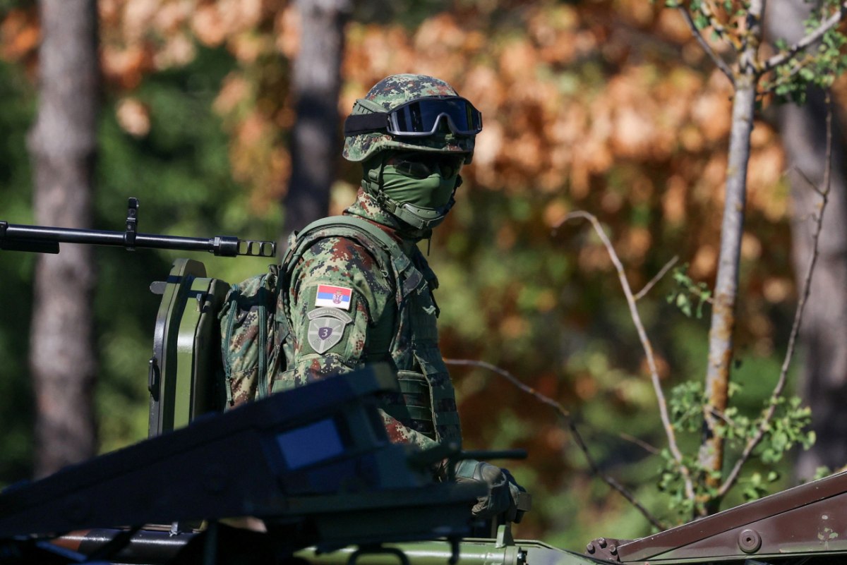 Σερβία: Στρατιωτική παρέλαση και διαδηλώσεις φοιτητών