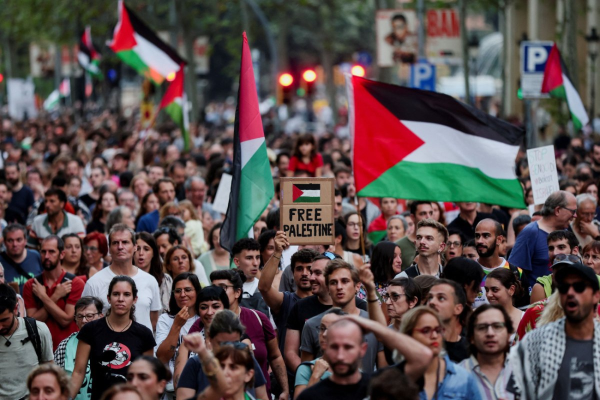 Τέσσερις Δυτικές χώρες αναγνώρισαν την Παλαιστίνη, ετοιμάζεται η Γαλλία – Οργή στο Ισραήλ, τι ζητά η Χαμάς