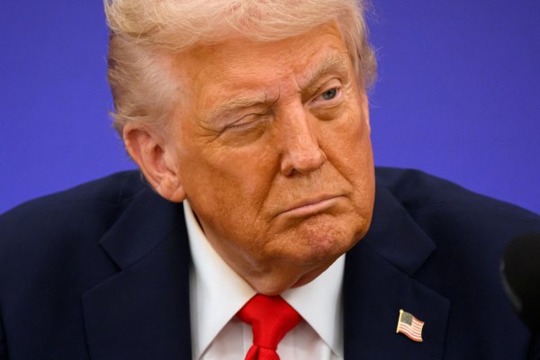 Τραμπ: Γυρνά την πλάτη στη σύμμαχο Ταϊβάν (προς το παρόν) – Αρνήθηκε να εγκρίνει στρατιωτική βοήθεια