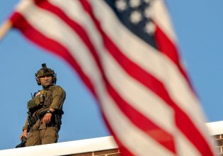 «Η έξαρση της ICE»: Χιλιάδες νέοι υπάλληλοι και νέα γραφεία για το κυνήγι μεταναστών των ΗΠΑ