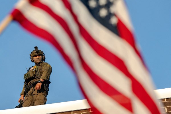 «Η έξαρση της ICE»: Χιλιάδες νέοι υπάλληλοι και νέα γραφεία για το κυνήγι μεταναστών των ΗΠΑ