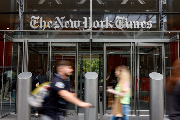 ΗΠΑ: «Απαράδεκτη» η αγωγή Τραμπ κατά των New York Times – Την απέρριψε ομοσπονδιακό δικαστήριο