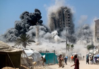 Κόλαση επί Γης στη Γάζα: Άμαχοι σκοτώνονται ενώ περιμένουν για τρόφιμα – Συγκλονιστικές εικόνες