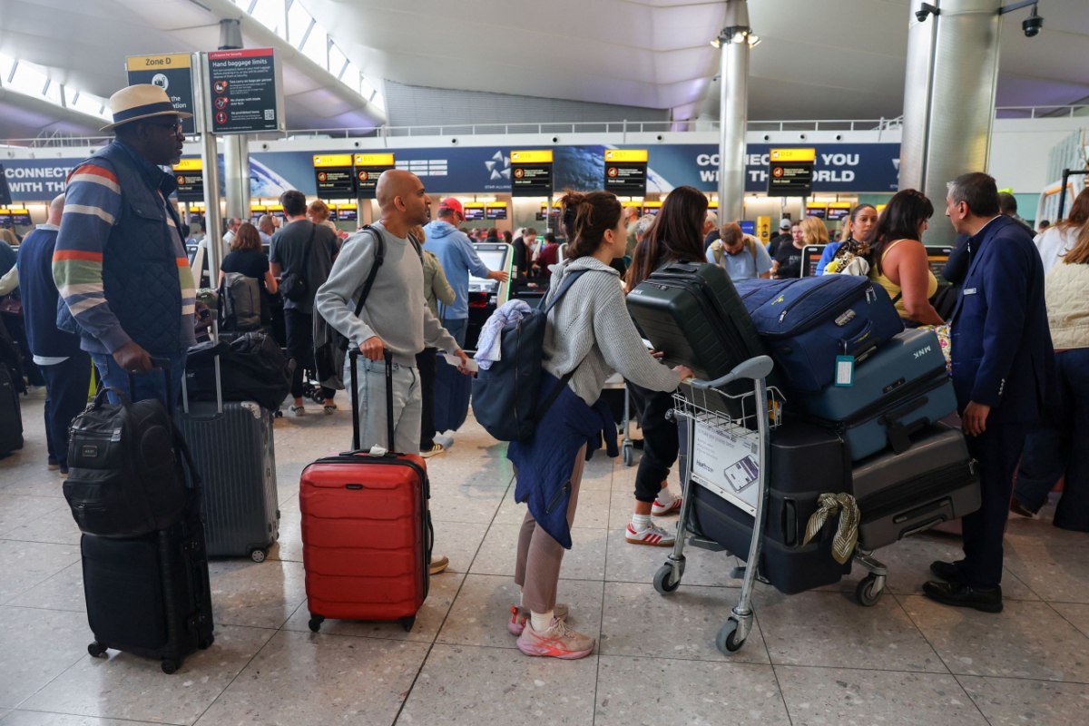 Βρετανία: Συνελήφθη 40χρονος για την κυβερνοεπίθεση στο Χίθροου και άλλα μεγάλα αεροδρόμια