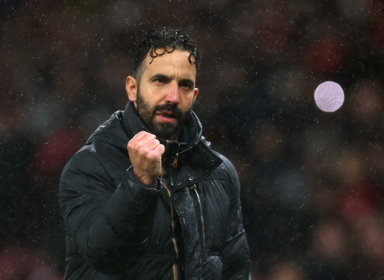 Οι οπαδοί της Γιουνάιτεντ «έβγαλαν το καπέλο» στον Αμορίμ