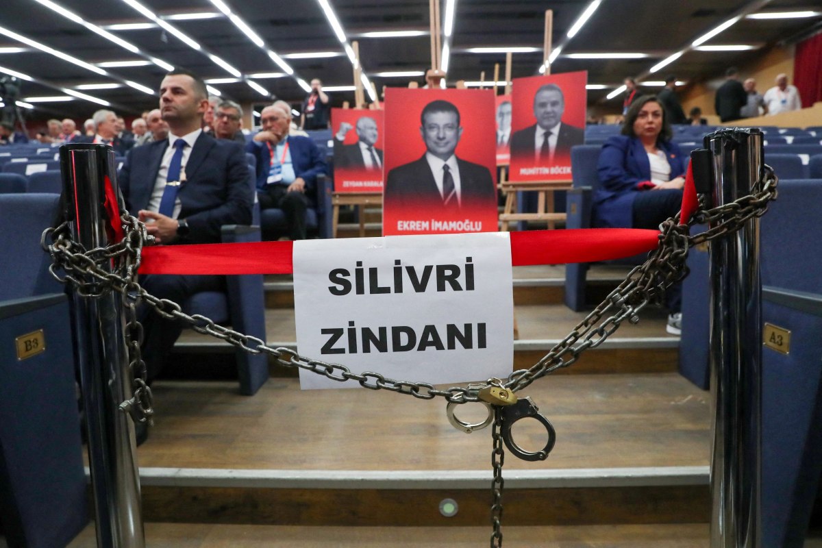 Μήνυμα Ιμάμογλου από τη φυλακή: Η τουρκική δημοκρατία απειλείται σοβαρά