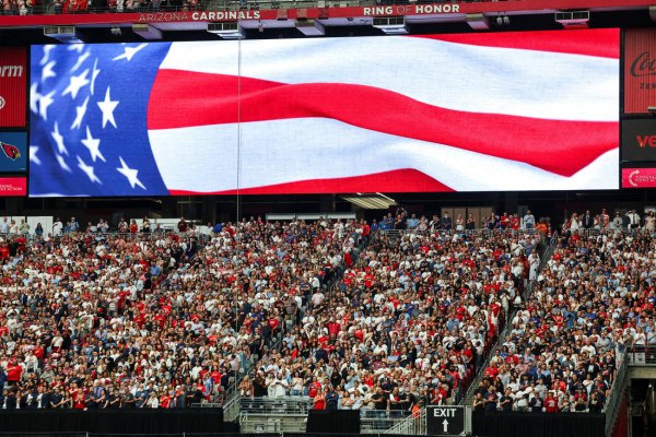 Τσάρλι Κερκ: Κατάμεστο το στάδιο State Farm στην κηδεία του στην Αριζόνα – Δρακόντεια τα μέτρα ασφαλείας