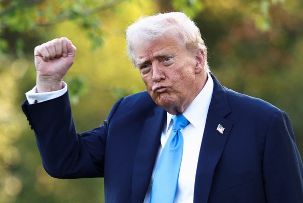 Τραμπ: Συνδέει τον αυτισμό με την παρακεταμόλη, χωρίς την παραμικρή επιστημονική τεκμηρίωση