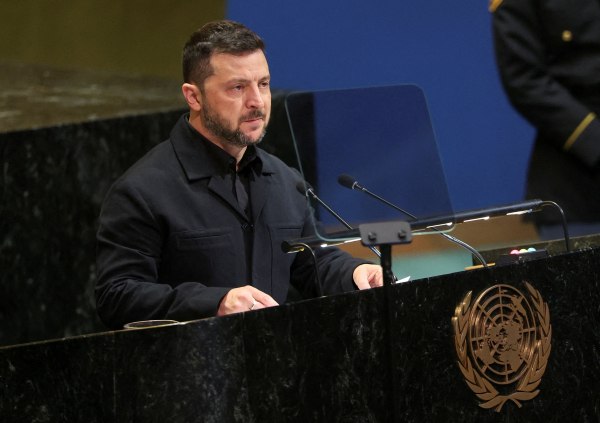 Ζελένσκι στην Γενική Συνέλευση του ΟΗΕ: «Τα όπλα αποφασίζουν ποιος θα επιβιώσει» – Αναγκαία η συλλογική δράση