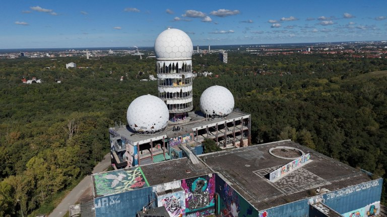 Teufelsberg: Πρώην κατάσκοποι του Ψυχρού Πολέμου επιστρέφουν στον σταθμό παρακολούθησης του Βερολίνου