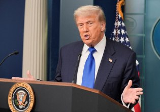 Έρχονται νέοι δασμοί από τον Τραμπ σε ηλεκτρονικές συσκευές με βάση τον αριθμό των τσιπ;