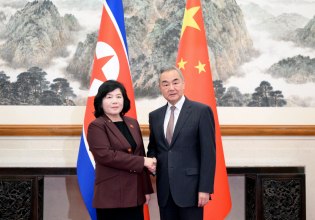Βόρεια Κορέα: Η ΥΠΕΞ διαβεβαιώνει για την περαιτέρω ενίσχυση της συνεργασίας με την Κίνα