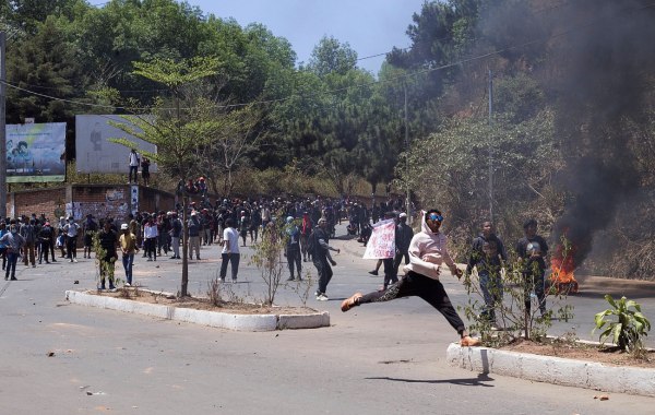 Μετά το Νεπάλ, οι διαδηλώσεις της Gen Z ρίχνουν την κυβέρνηση της Μαδαγασκάρης