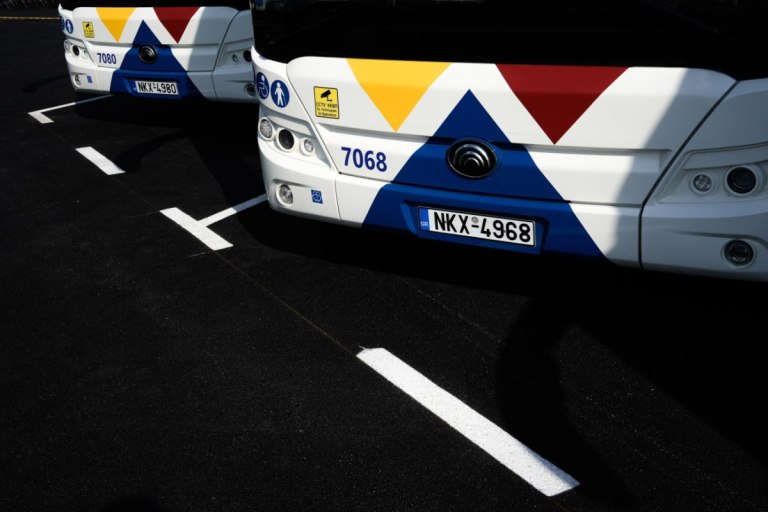 Ιλιον: Νεαρός χτύπησε οδηγό λεωφορείου και του έσπασε δόντι