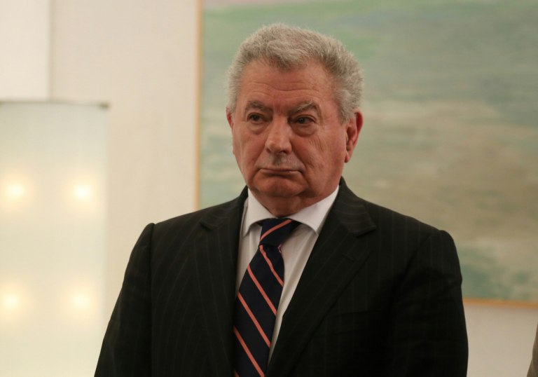 Σήφης Βαλυράκης: Ξεκίνησε η δίκη για τον θάνατό του – «Αθώοι» δηλώνουν οι δύο κατηγορούμενοι