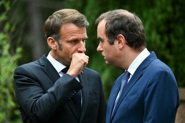 Γαλλία: Ο Σεμπαστιάν Λεκορνί πρωθυπουργός – Δεν αλλάζεις μια ομάδα που… χάνει, λέει η Liberation