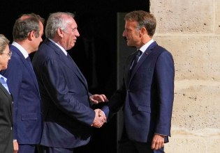 Γαλλία: Παραιτήθηκε ο Φρανσουά Μπαϊρού – Αποχώρησε από το Ελιζέ – Εν αναμονή των αποφάσεων Μακρόν