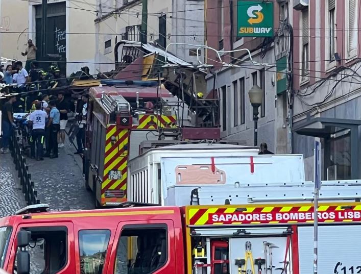 Λισαβόνα: Στους 15 ανέβηκε ο αριθμός των νεκρών μετά τον εκτροχιασμό τελεφερίκ