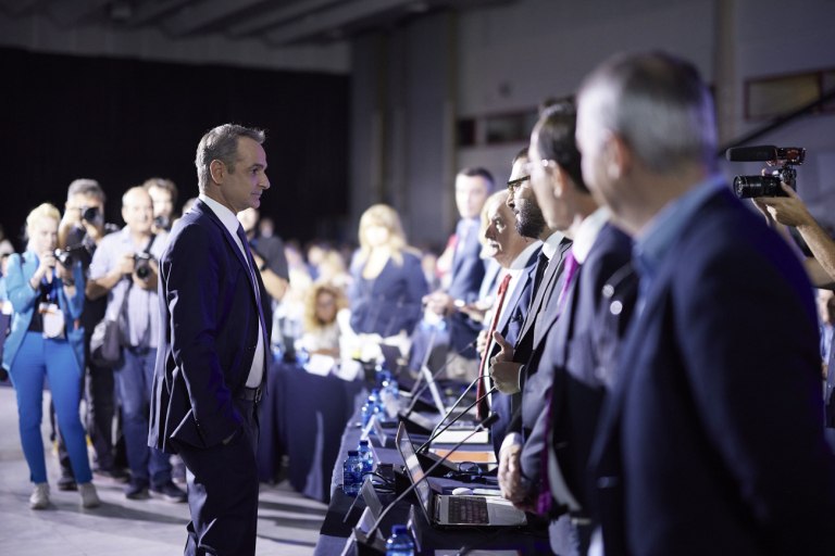 Το κατά «Μητσοτάκη πολιτικό ευαγγέλιο»: Ζήτω το 13ωρο, η αντιμετώπιση της ακρίβειας ας περιμένει