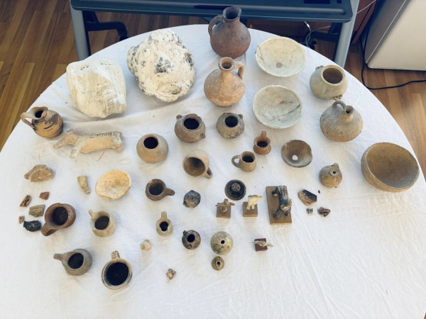 Συνελήφθη 77χρονος αρχαιοκάπηλος – Είχε στην κατοχή του και φιάλη με ανθρώπινο έμβρυο