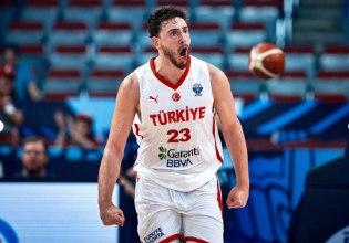 Το μήνυμα του Σενγκούν για το ματς με την Ελλάδα: «Ένα βήμα πιο κοντά, πάμε όλοι προς τον τελικό!» (pic)