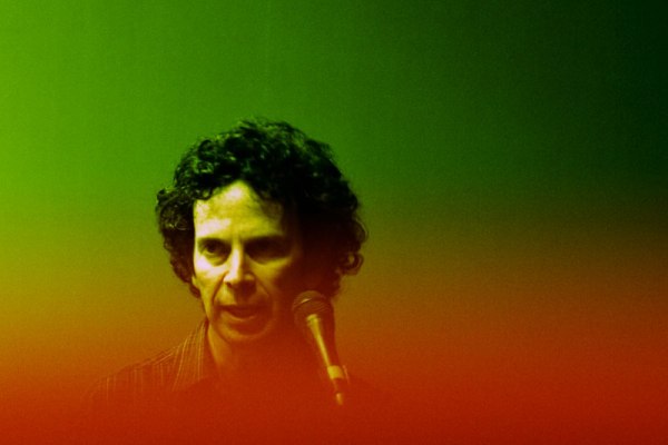 Τσάρλι Κάουφμαν της Αιώνιας Λιακάδας και της Αθήνας: «Οι κατεστραμμένοι άνθρωποι κάνουν κουμάντο»