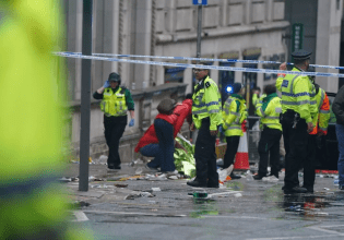 Ο κατηγορούμενος της επίθεσης στην παρέλαση τίτλου της Λίβερπουλ αρνείται ότι έπεσε με το αυτοκίνητο στο πλήθος!