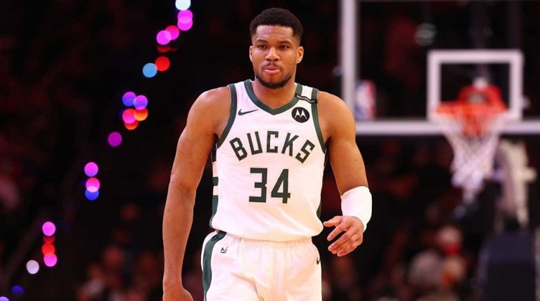 Αντετοκούνμπο: «Θέλω πάντα να παίζω σε ομάδα που διεκδικεί τον τίτλο και να είμαι ανάμεσα στους καλύτερους»