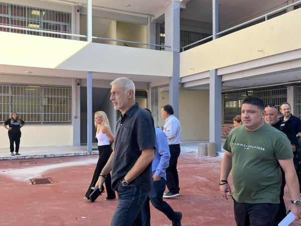 Σχολεία του Δήμου επιθεώρησε ο Δήμαρχος Πειραιά Γιάννης Μώραλης