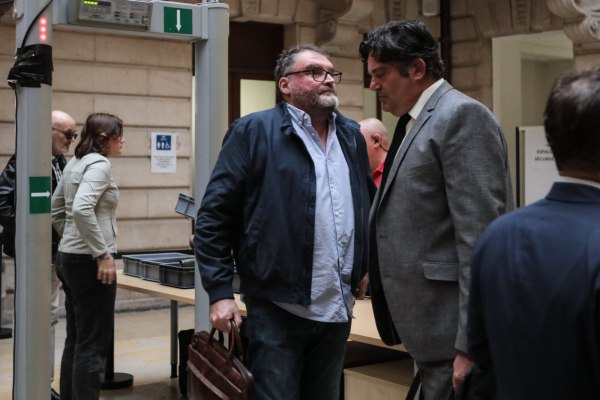 Γαλλία: Αναισθησιολόγος δικάζεται για τον φόνο 12 ασθενών και τη δηλητηρίαση άλλων 18