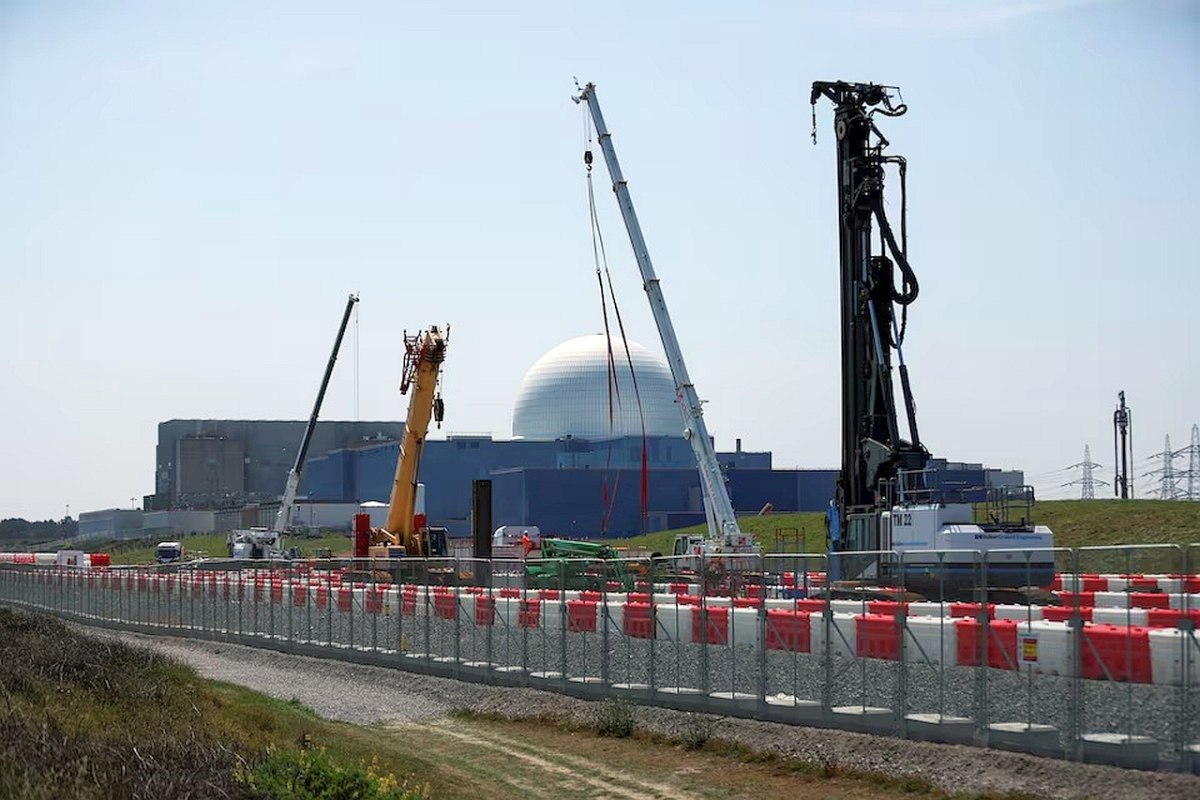 Ο υπό κατασκευή πυρηνικός σταθμός Sizewell C, δίπλα στον σταθμό Sizewall B στο Σάφοκ της Βρετανίας (Reuters)