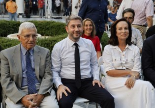 Πλήθος κόσμου στο Ζάππειο για τα 51 χρόνια του ΠΑΣΟΚ, με θεματική εκδήλωση για το δημογραφικό