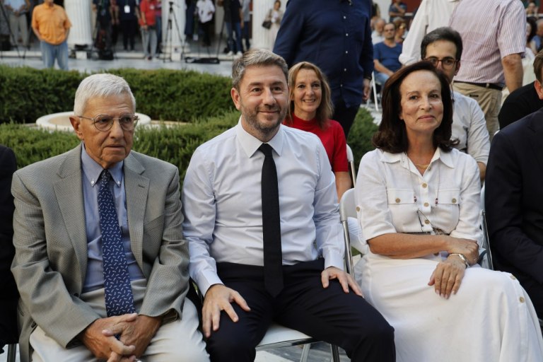 Πλήθος κόσμου στο Ζάππειο για τα 51 χρόνια του ΠΑΣΟΚ, με θεματική εκδήλωση για το δημογραφικό